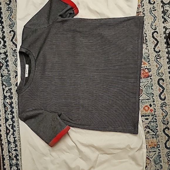 Zara Top size small black with white pinstripes - Picture 1 of 5